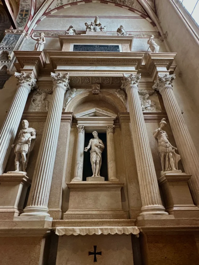 Best churches in Verona: Sant’Anastasia altar sculpture and interior details